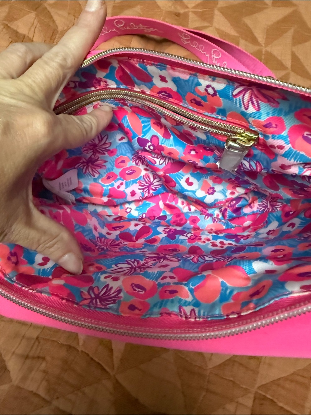 Lilly Pulitzer Lily Pulitzer Giavanna Neoprene
Crossbody Bag. Aura Pink - Picture 7 of 9